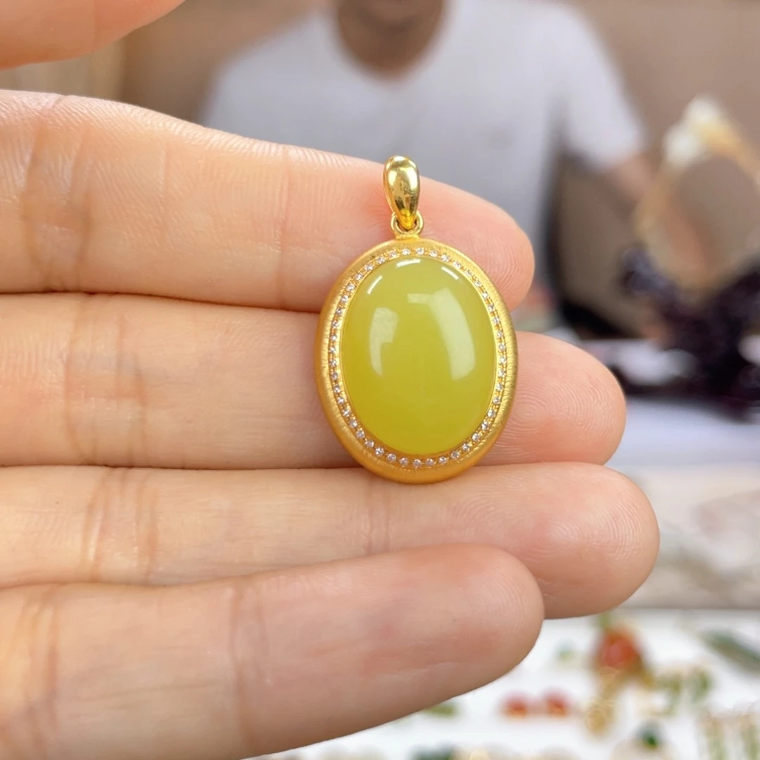 和田玉18K金镶嵌颈饰