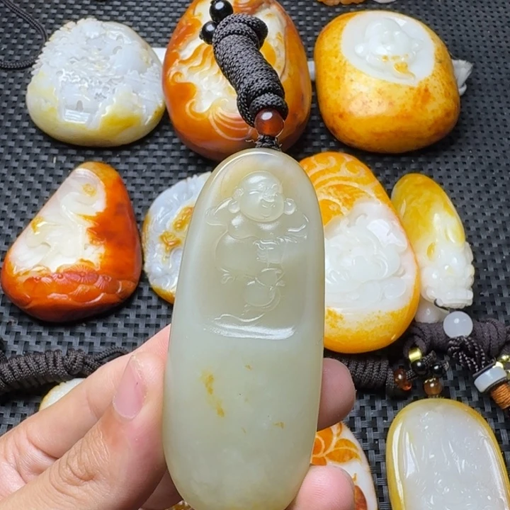 和田玉未镶嵌颈饰