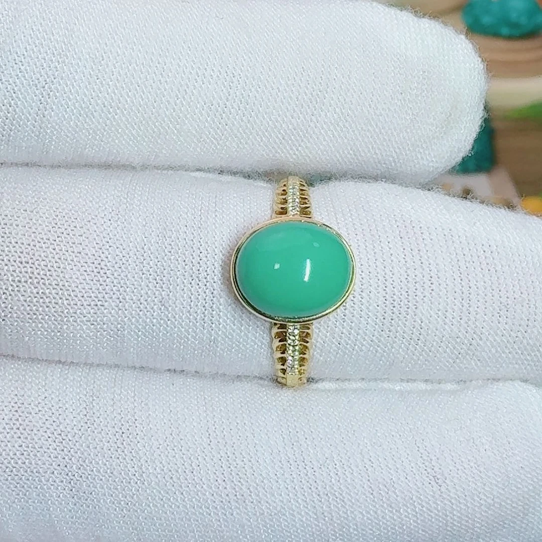 绿松石18K金镶嵌珠宝奇石饱满设计款戒指
