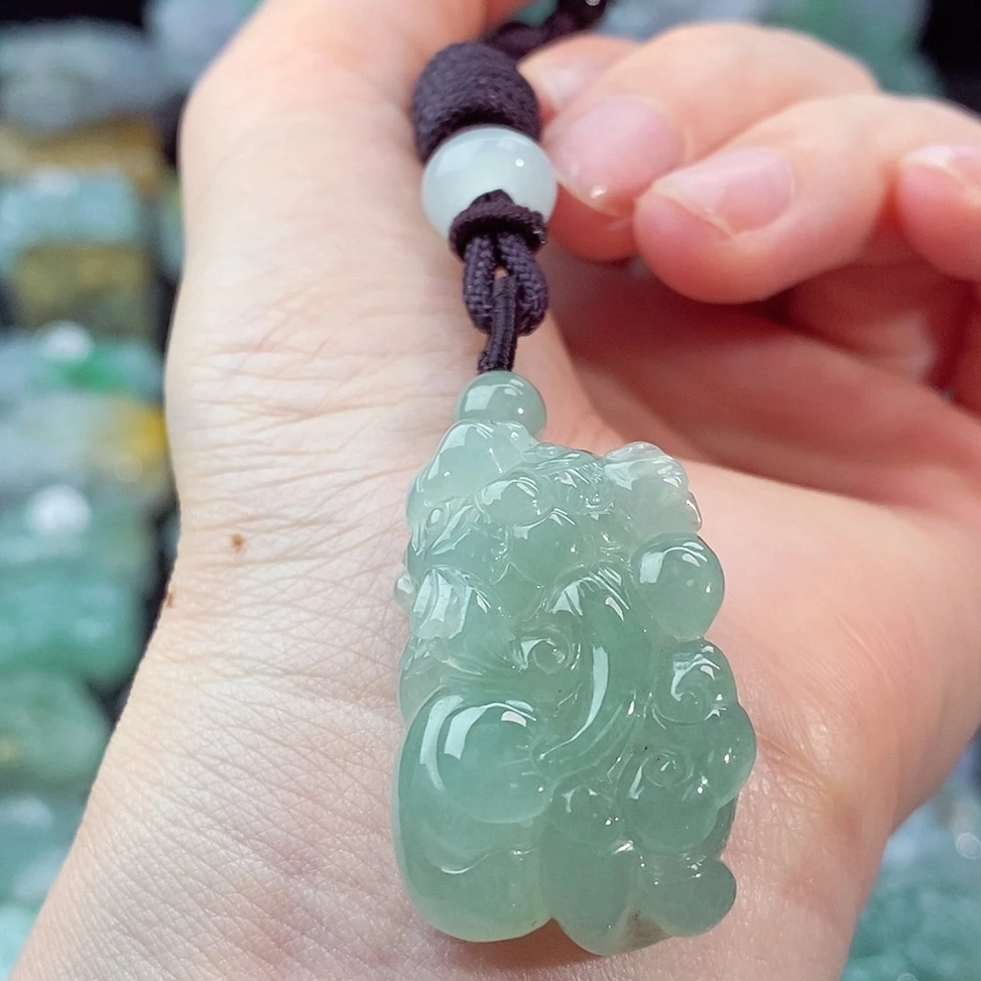 颈饰未镶嵌翡翠天然