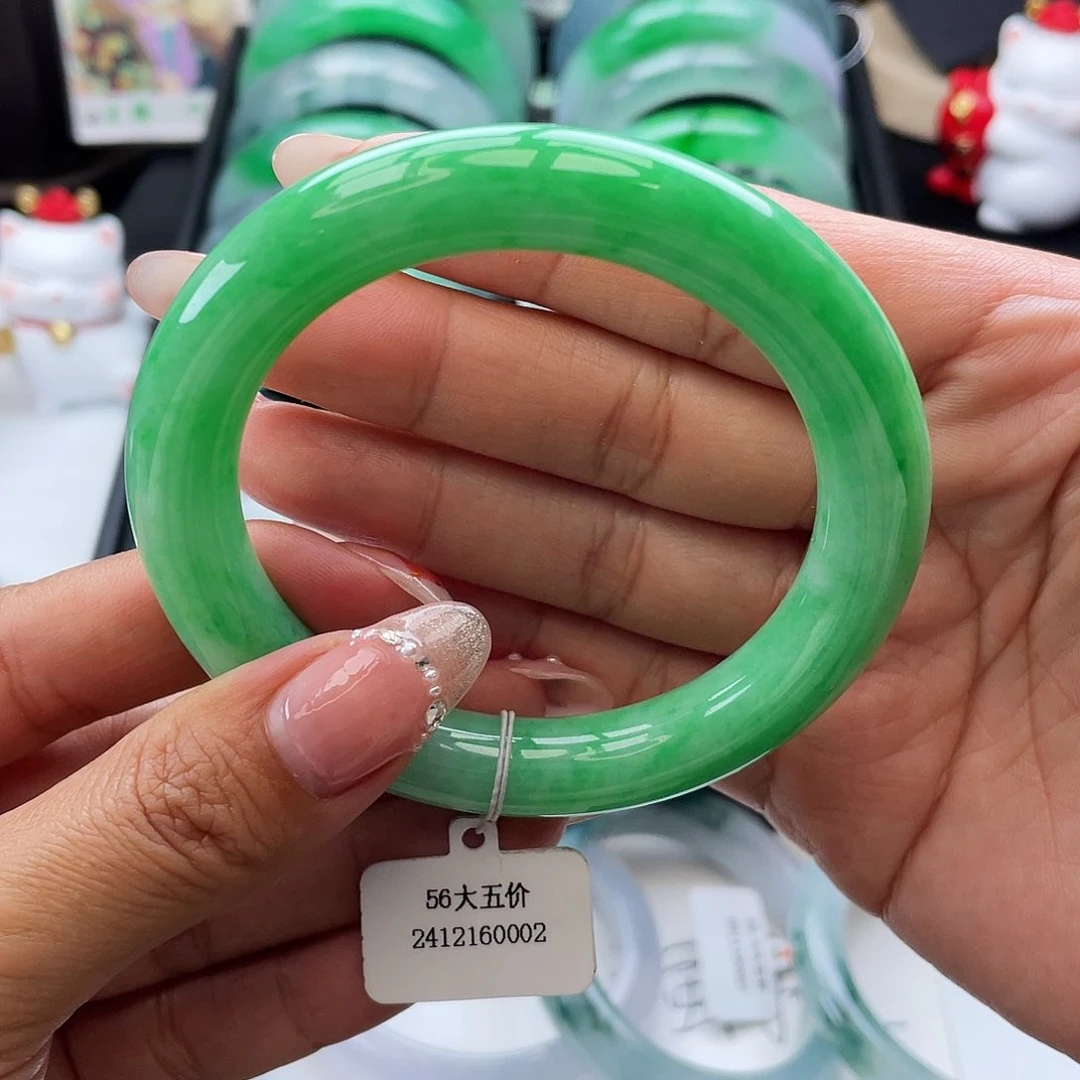 翡翠手镯未镶嵌56圆条