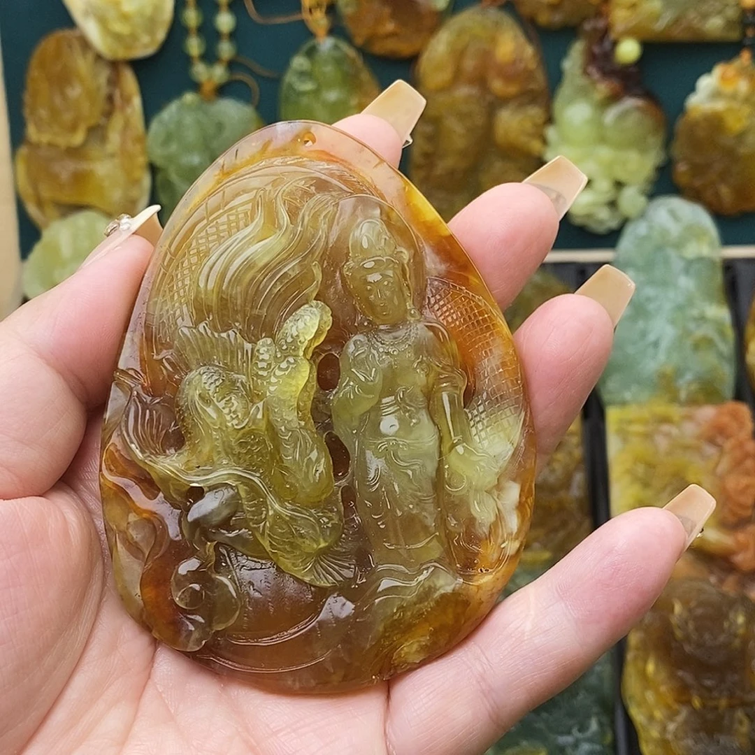 年***鱼蛇纹石玉未镶嵌颈饰玉龙观音