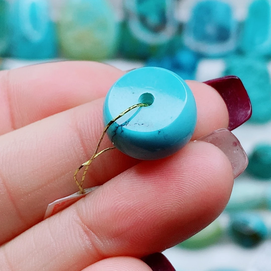 绿松石未镶嵌颈饰