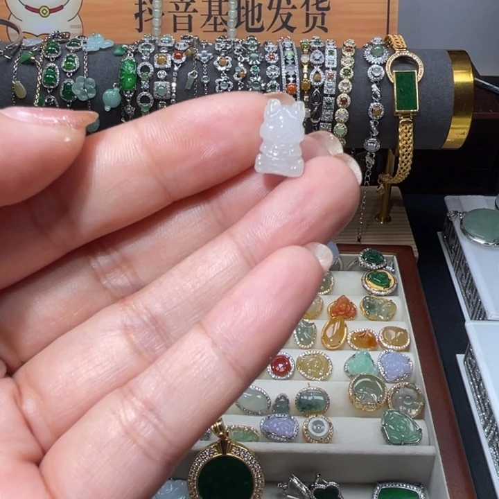 翡翠未镶嵌颈饰天然翡翠