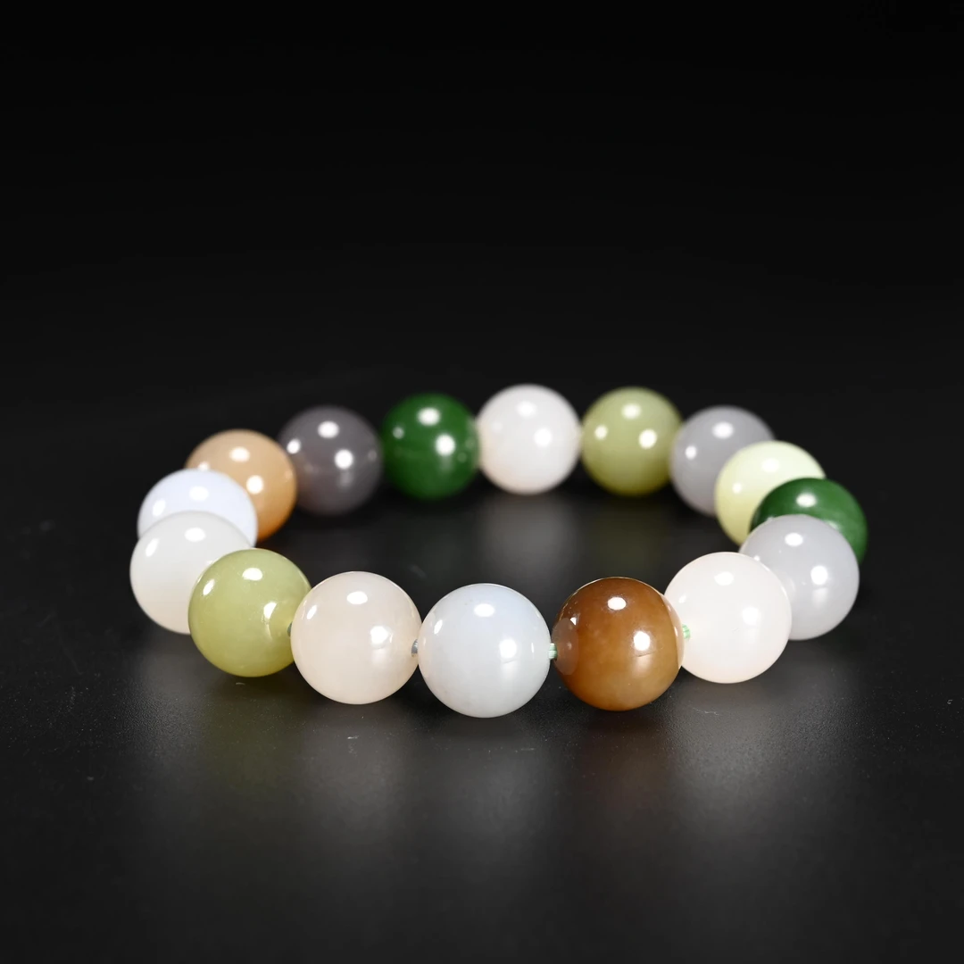 lot8815和田玉多宝手串/保利