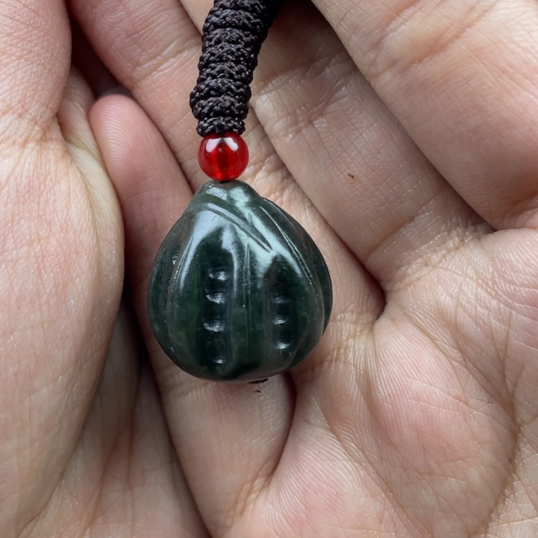 和田玉吊坠未镶嵌一**名