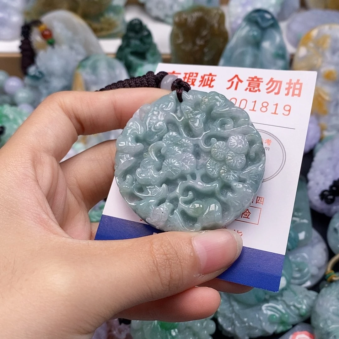吊坠(不含链)未镶嵌翡翠