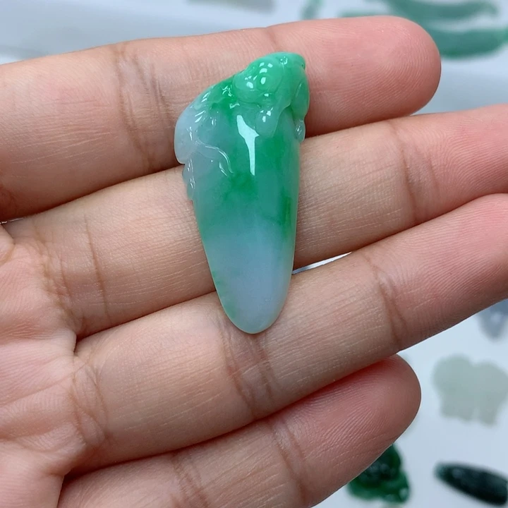 吊坠(不含链)未镶嵌翡翠
