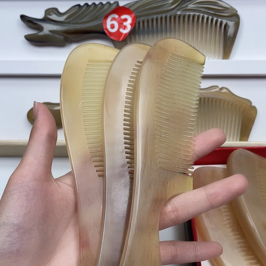 纯手工制作的牛角梳