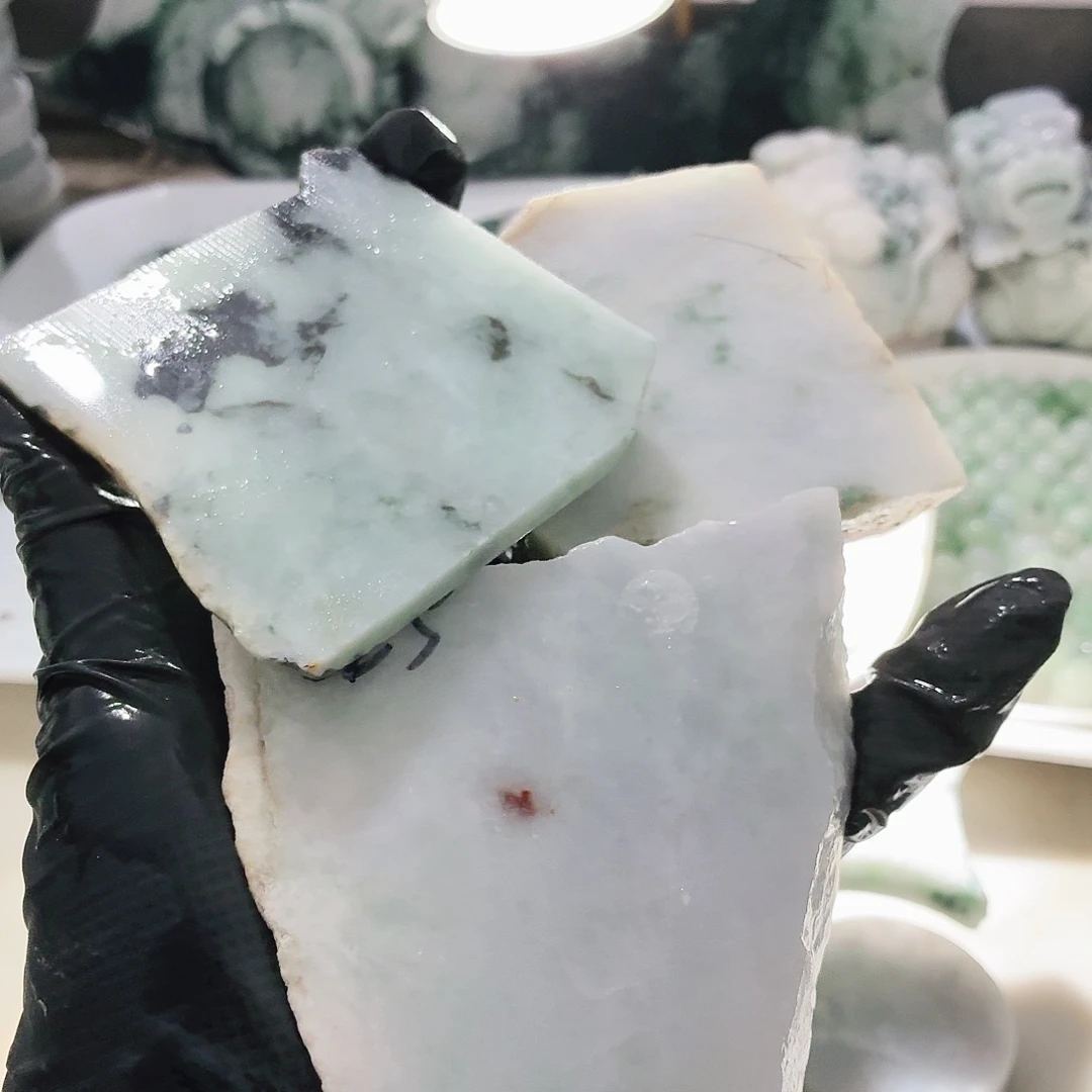 翡翠未镶嵌颈饰边角料