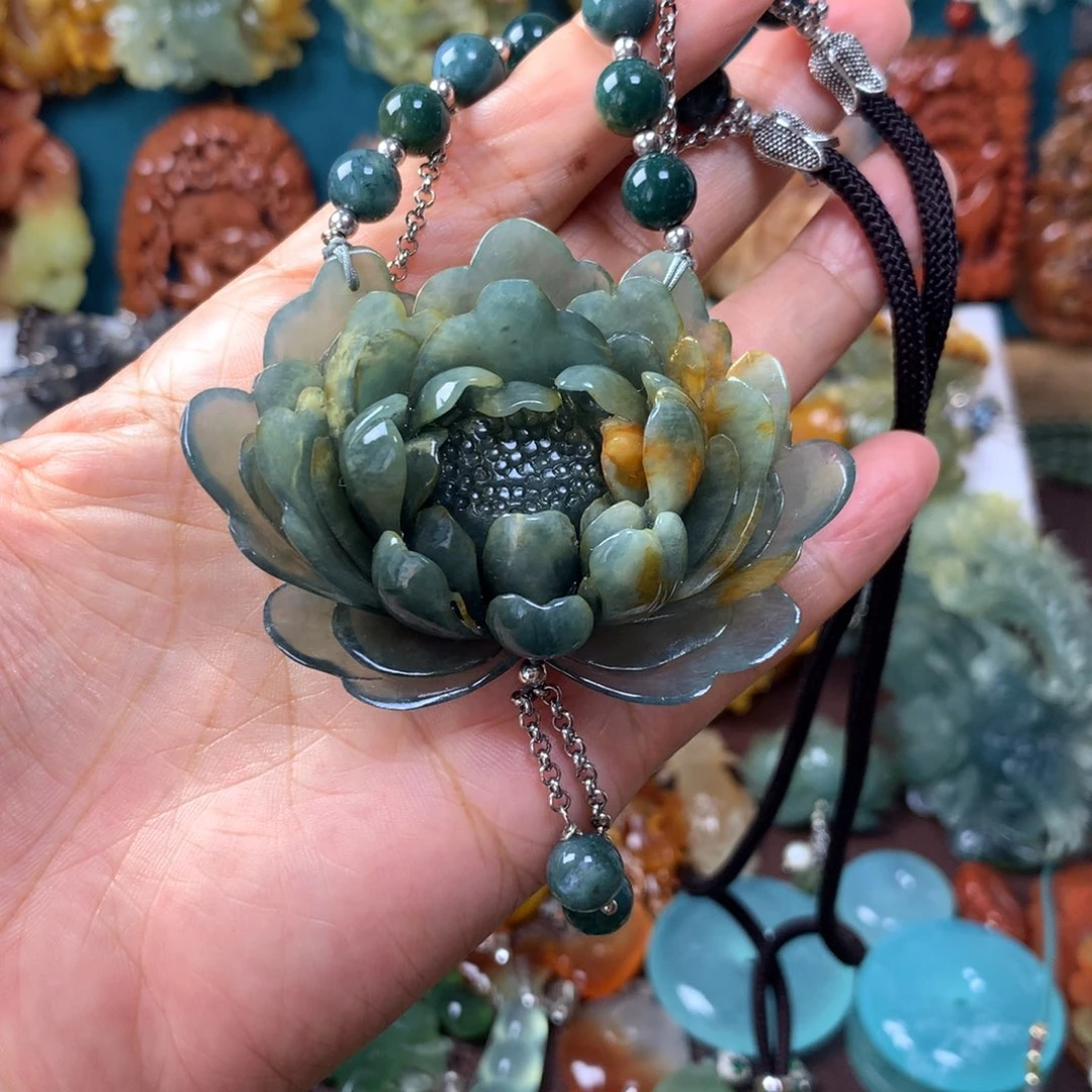 蛇纹石玉未镶嵌挂坠