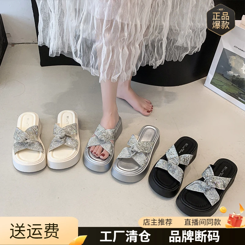 网红外穿百搭新款水钻厚底鞋夏季女士休闲一字拖爆款2025年圆