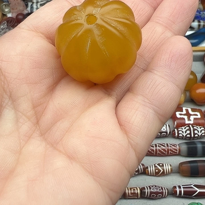 爱***错玛瑙/玉髓未镶嵌颈饰