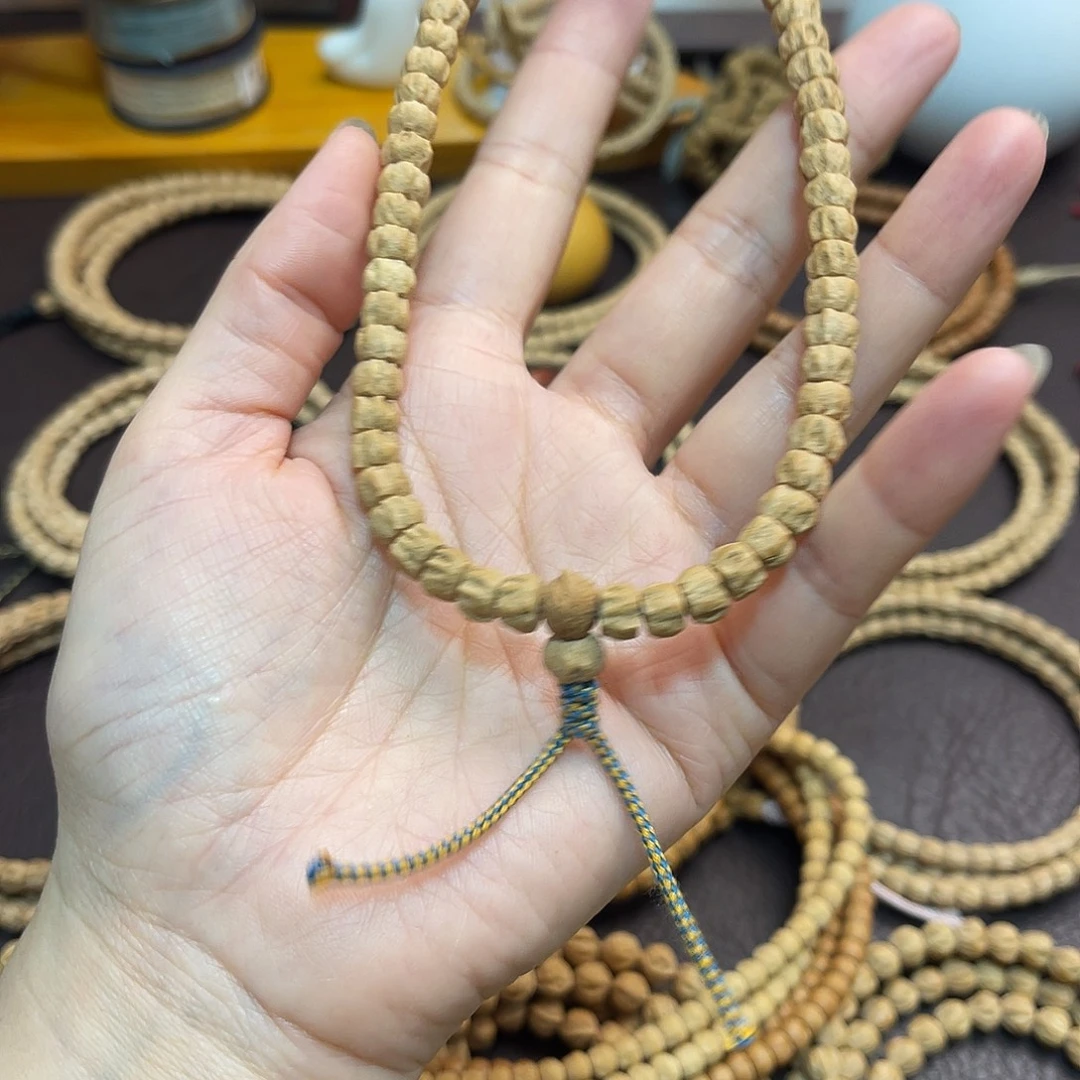 陳***.吊坠柏香籽/百香籽