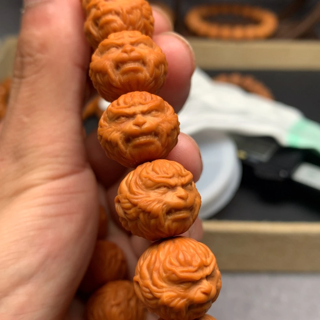 猴头核桃吊坠潇***岁猴头