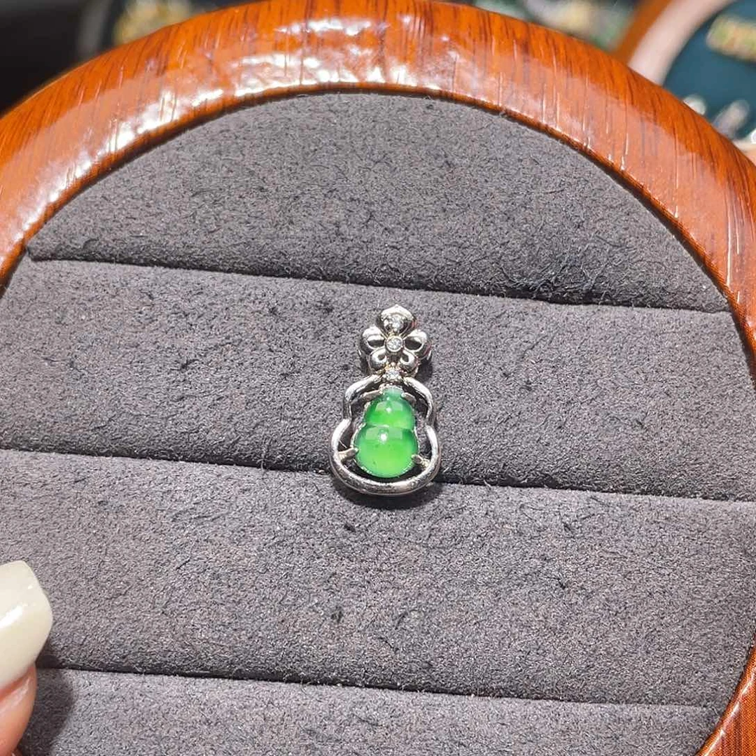 翡翠银S925镶嵌颈饰
