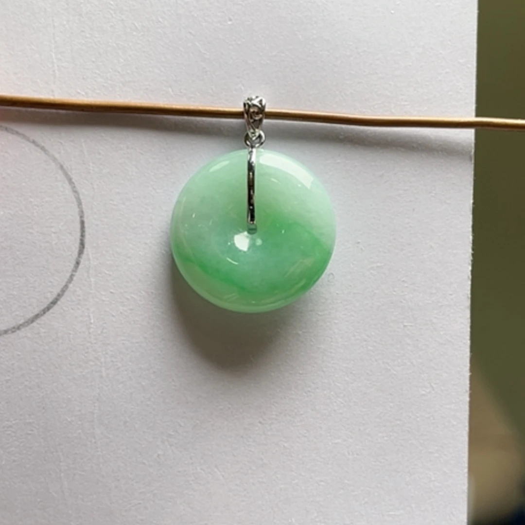 【闪购商品】吊坠(不含链)18K金镶嵌翡翠