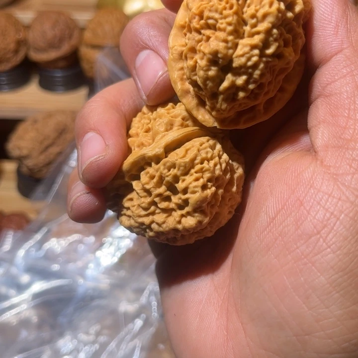 s***7文玩核桃吊坠滇西65