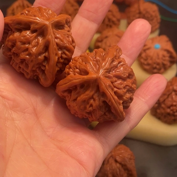 @***森猴头核桃吊坠工艺核桃