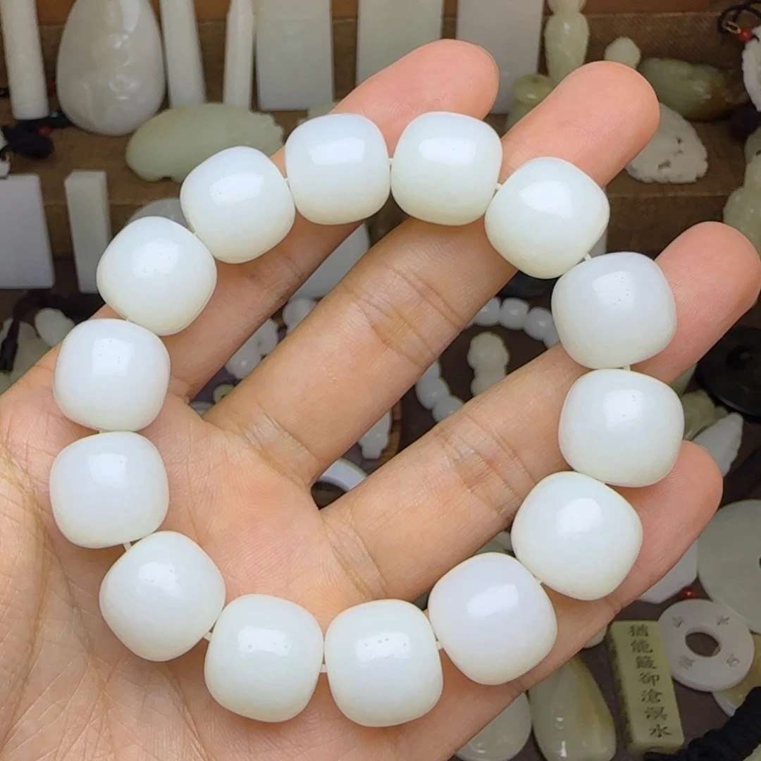 石***子和田玉未镶嵌挂件