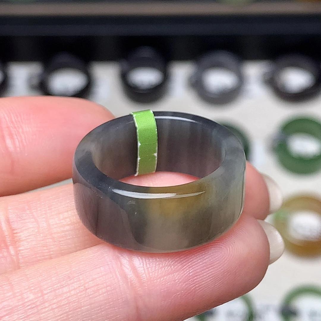 未镶嵌戒指和田玉