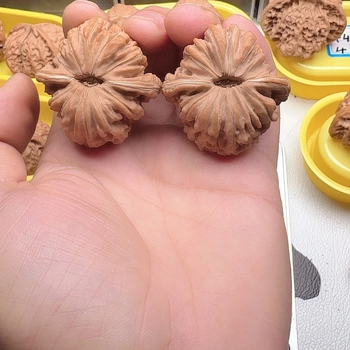 烛***a文玩核桃把件四座楼
