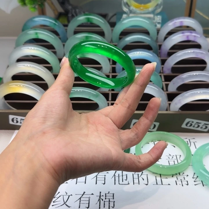 玉白*糖时尚冰飘花手镯857