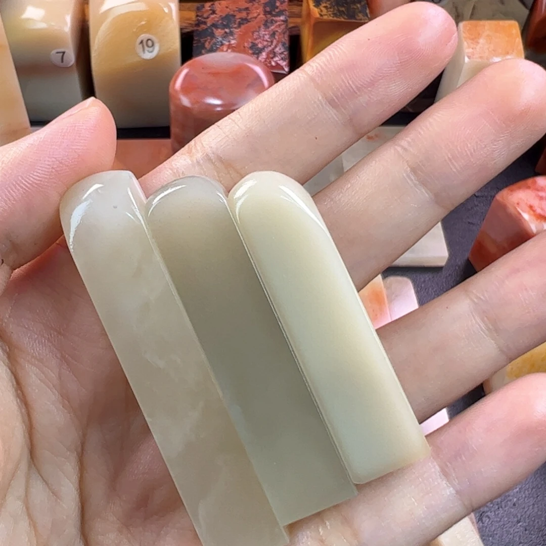 周***末老挝石印石老挝石