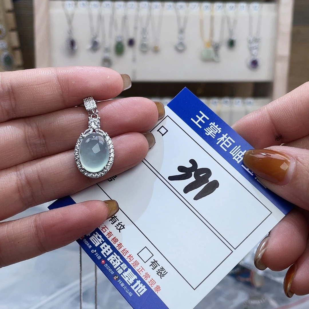 s***r银S925镶嵌颈饰水晶