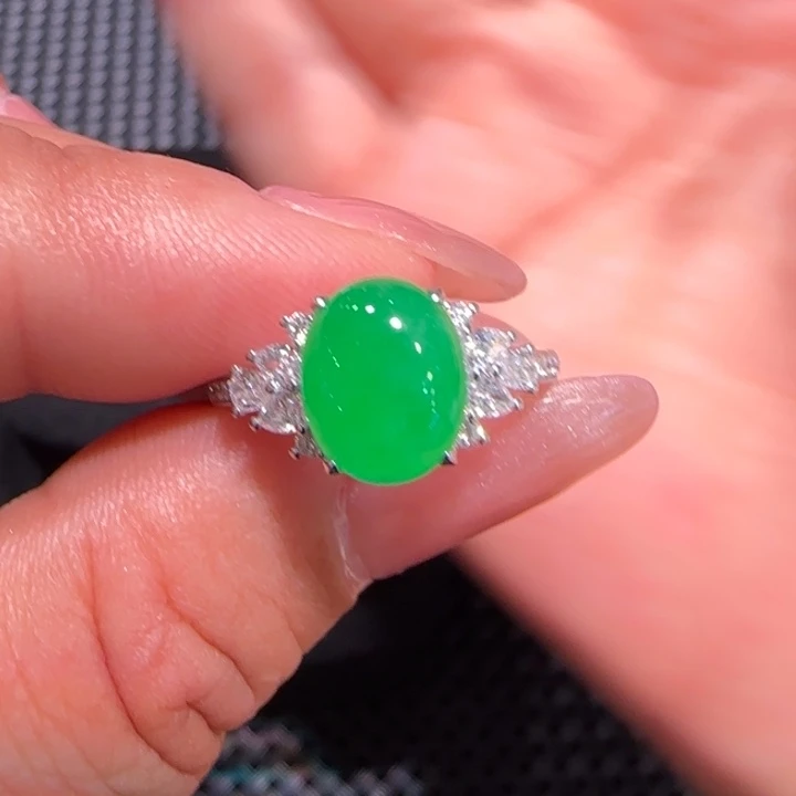 雨***1翡翠戒指18K金镶嵌L蛋面