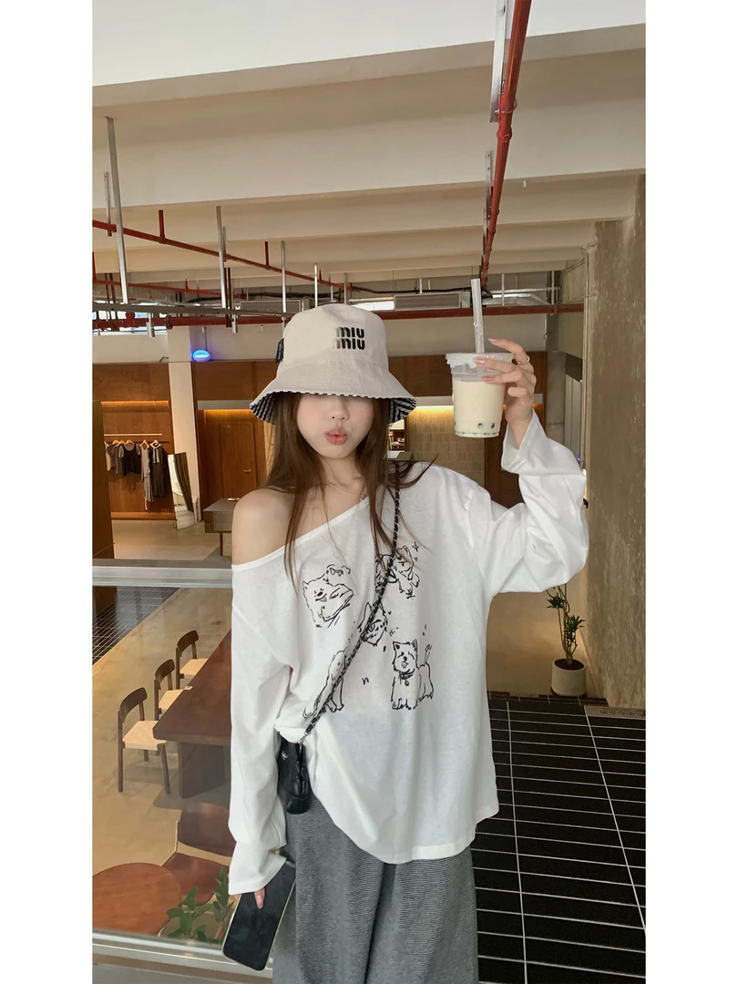 【年终捡漏】乌77松弛感小狗印花薄款防晒斜肩罩衫女显瘦长袖上衣