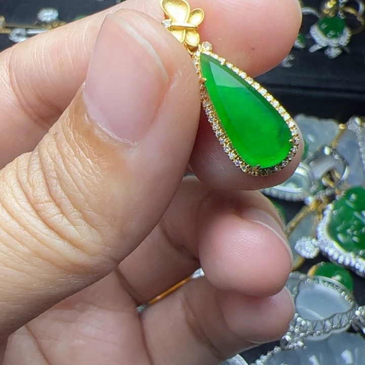 翡翠18K金镶嵌吊坠(不含链)
