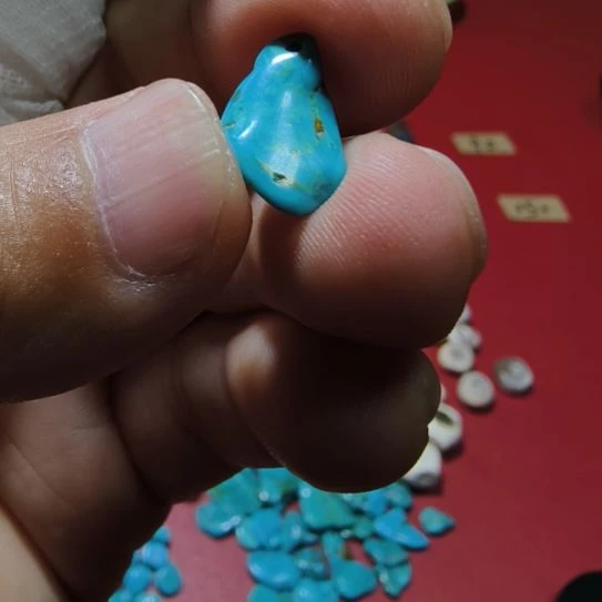 玛瑙/玉髓未镶嵌随型天然原矿玛瑙