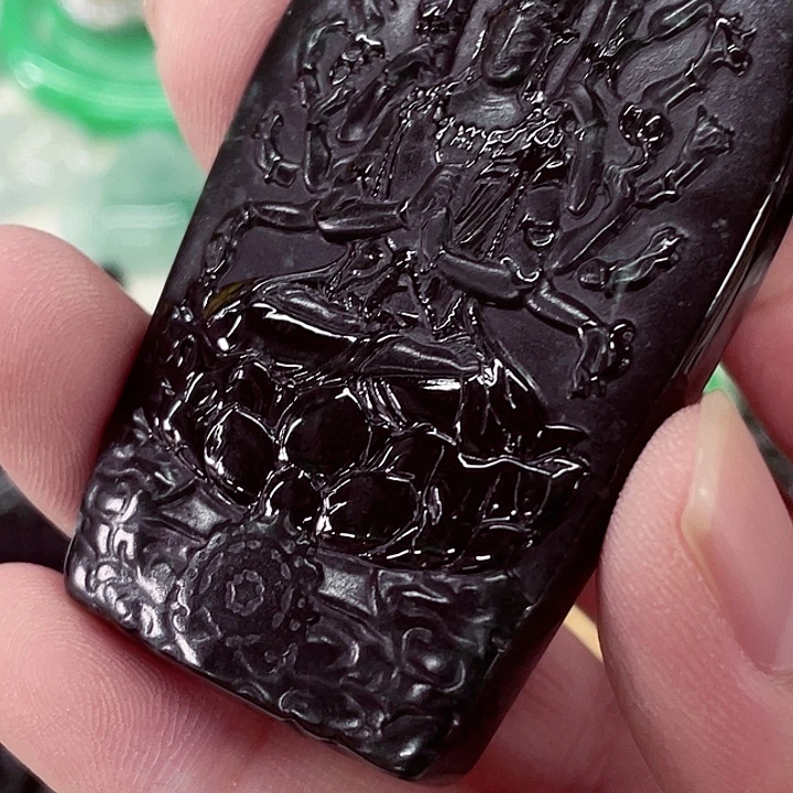 翡翠未镶嵌颈饰先鉴后发一物一证