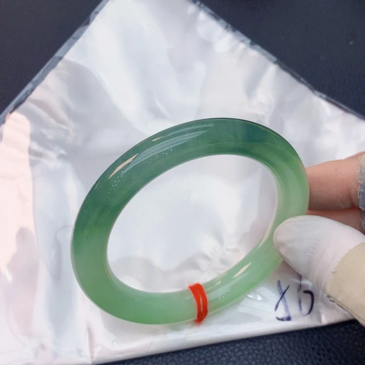 翡翠未镶嵌手镯翡翠手镯