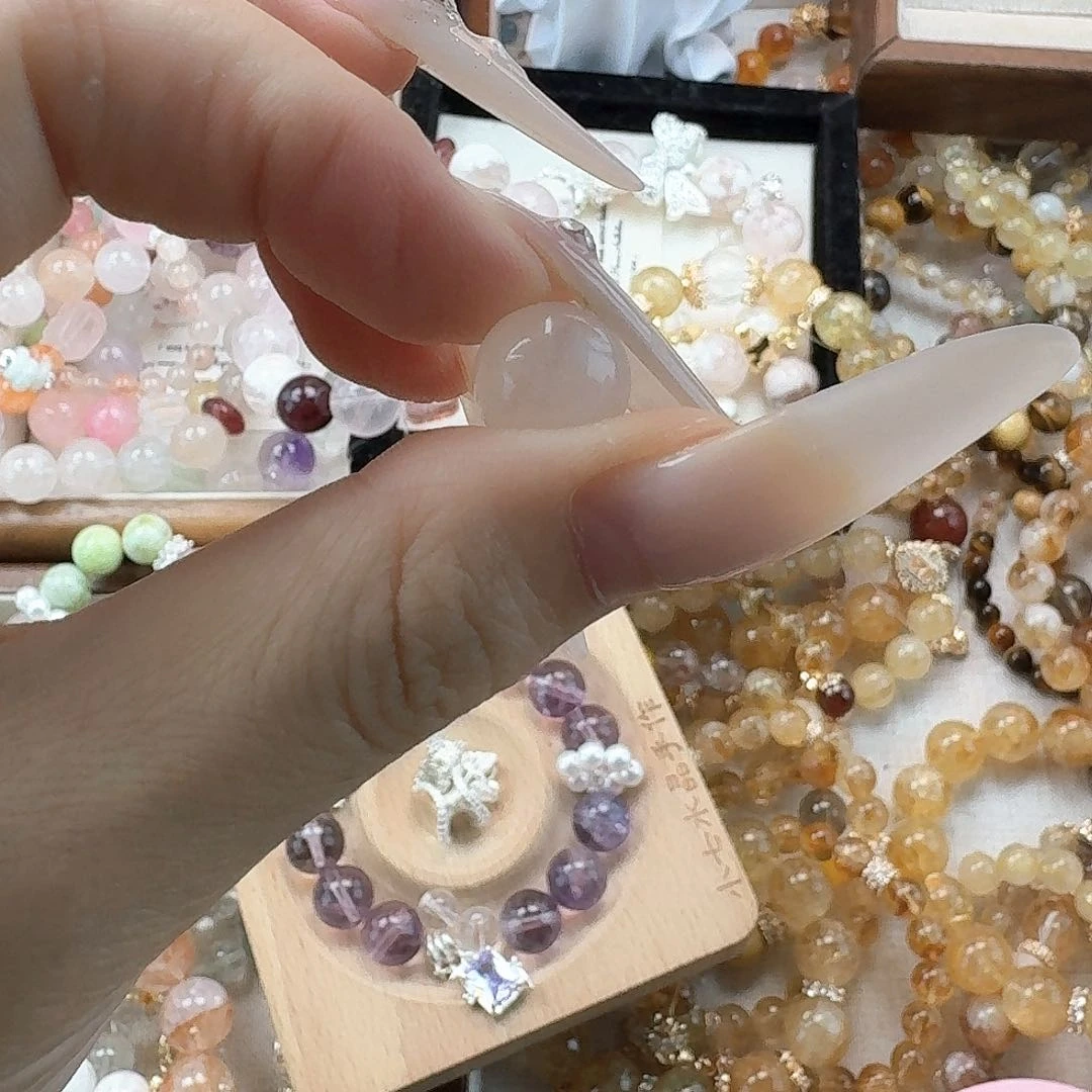 水晶手链未镶嵌好