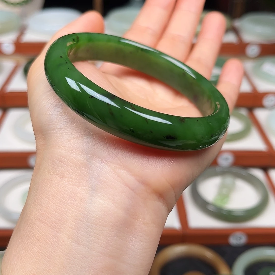 和田玉手镯未镶嵌没****子