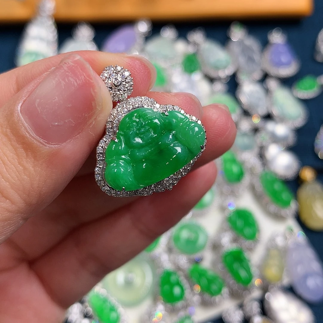 翡翠颈饰18K金镶嵌佛公