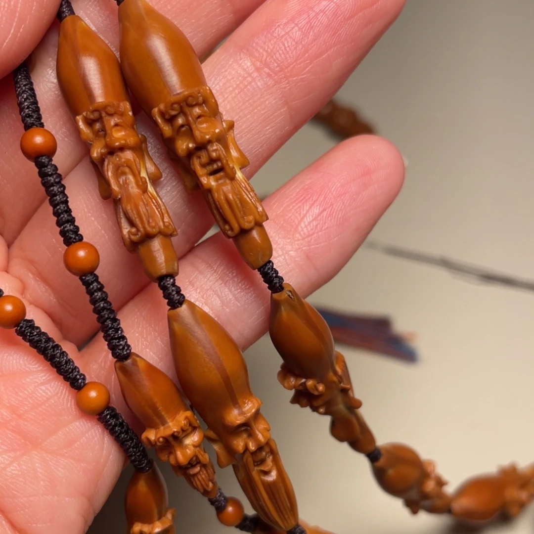 火***星橄榄色与橄榄红色调是比较