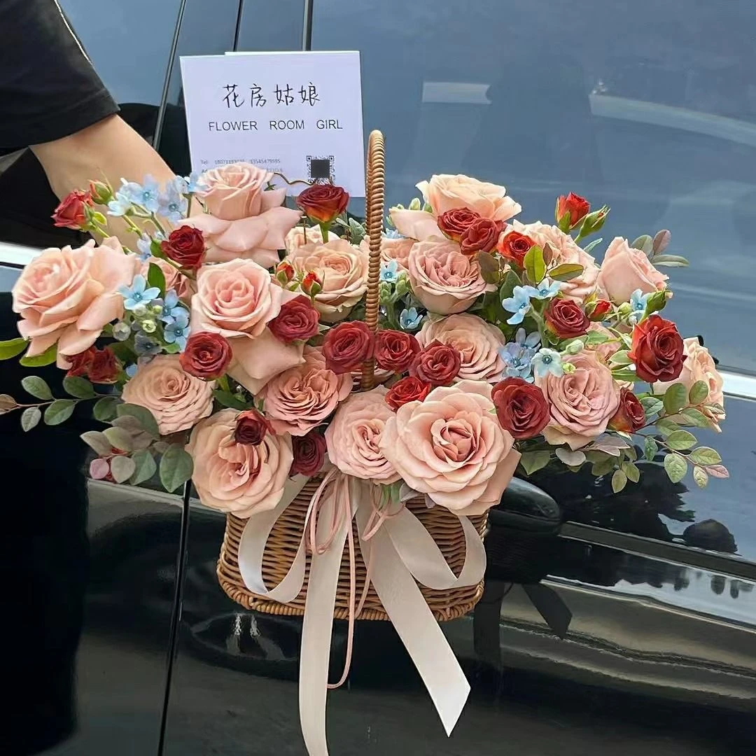 【爱无止境】19朵卡布奇诺玫瑰混搭蓝星花泡泡花混搭手提花篮送女友送老婆花店送花上门