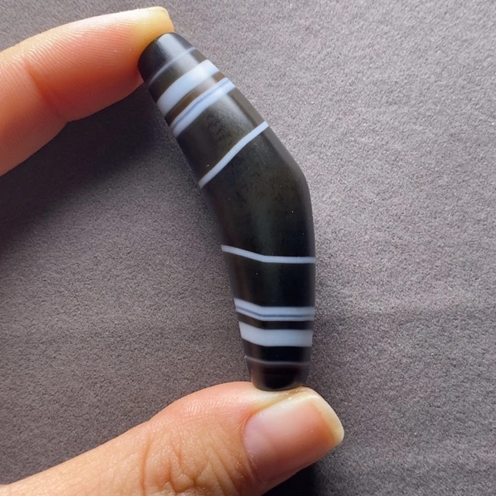 玛瑙/玉髓颈饰未镶嵌涅**石