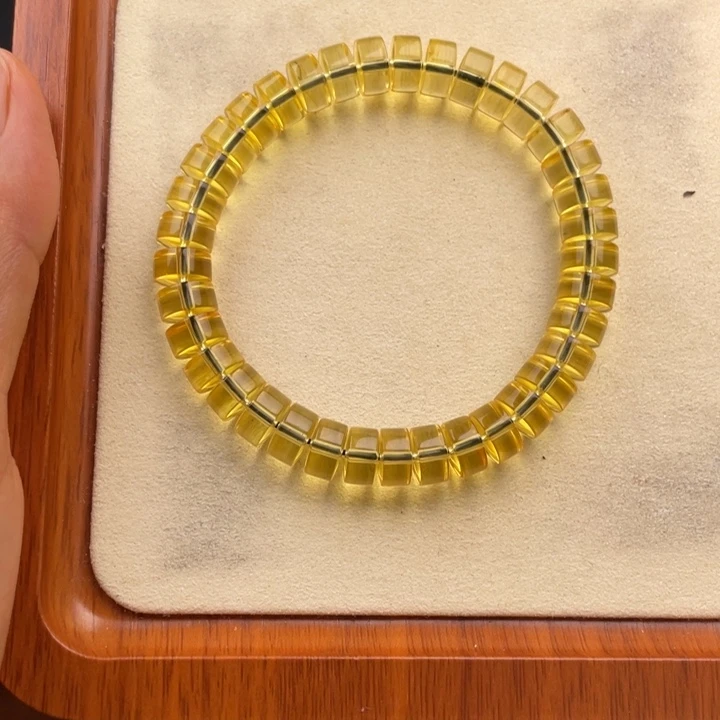 琥珀未镶嵌颈饰好
