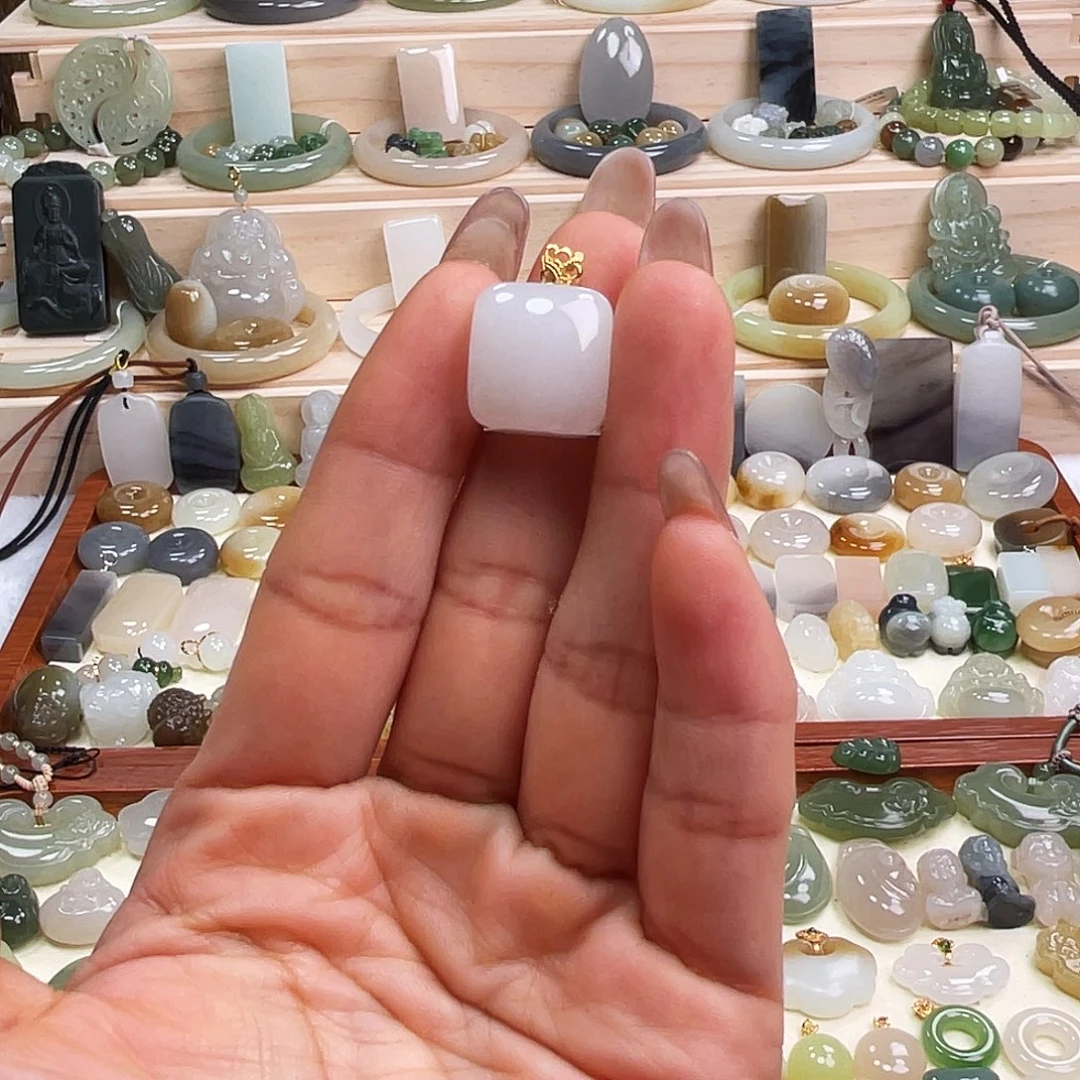 和田玉18K金镶嵌吊坠(不含链)