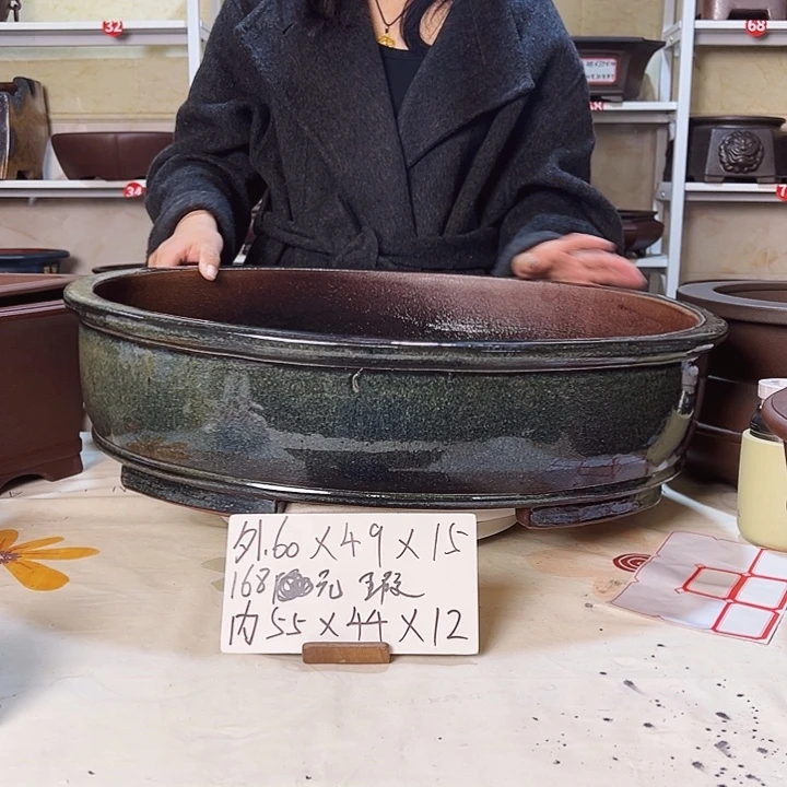 紫砂花盆中****家紫砂花盆