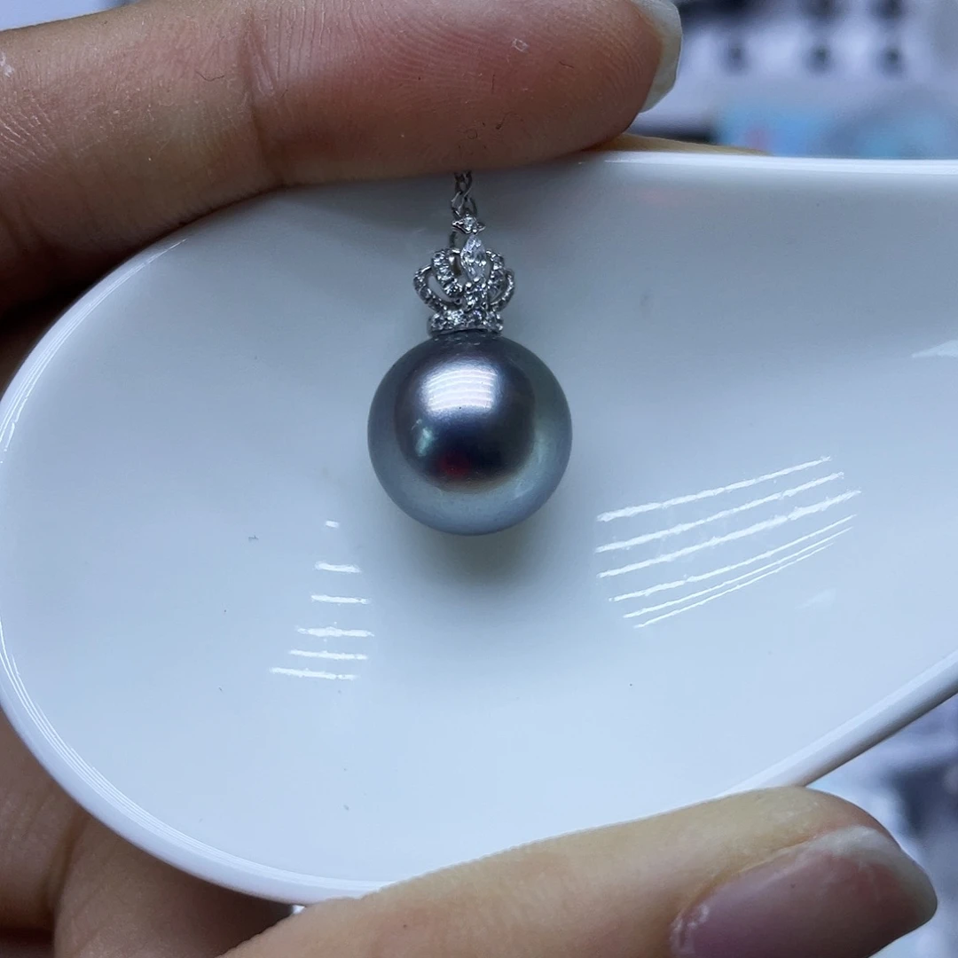 颈饰18K金镶嵌海水珍珠