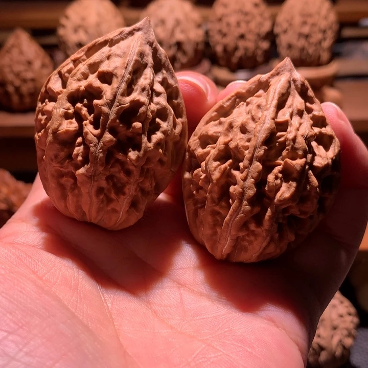 吊坠文玩核桃楸玥核59浮黄