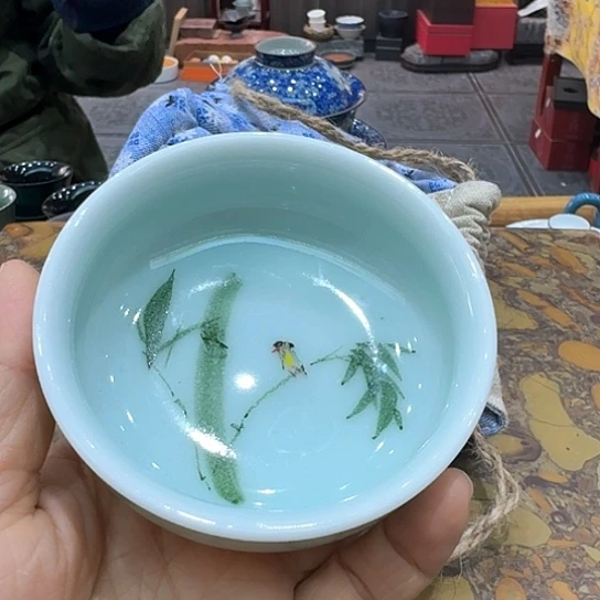 手绘杯一个，瓷。。。品茗