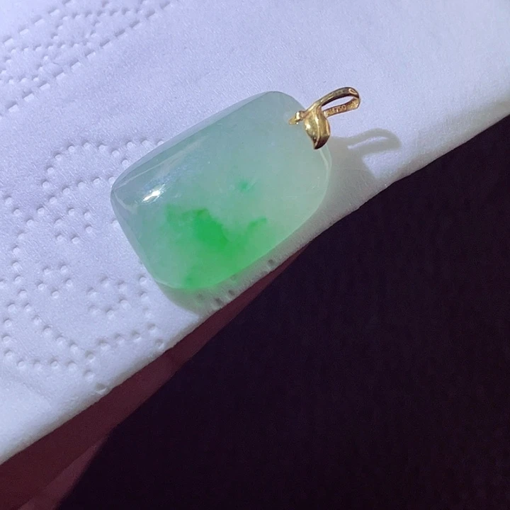 颈饰18K金镶嵌翡翠翡翠