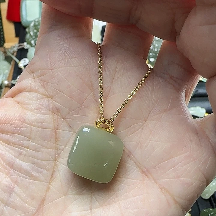 颈饰银S925镶嵌和田玉