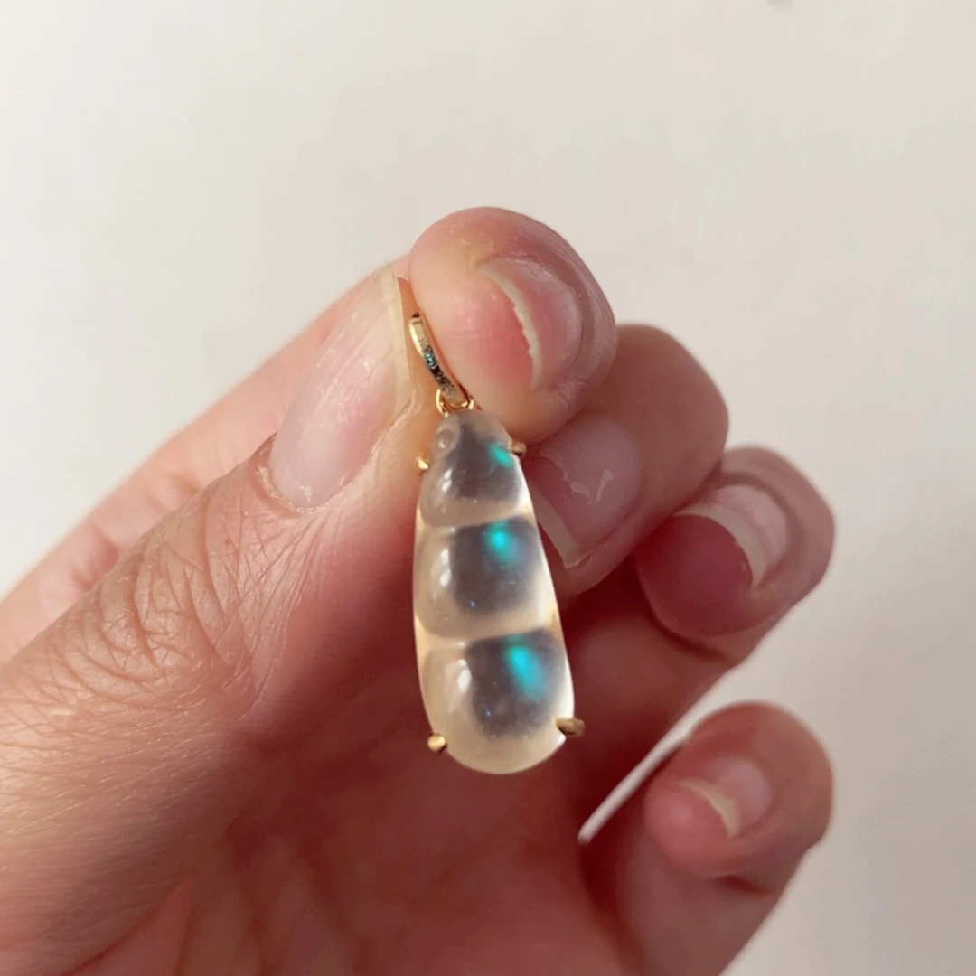 石英质玉未镶嵌颈饰